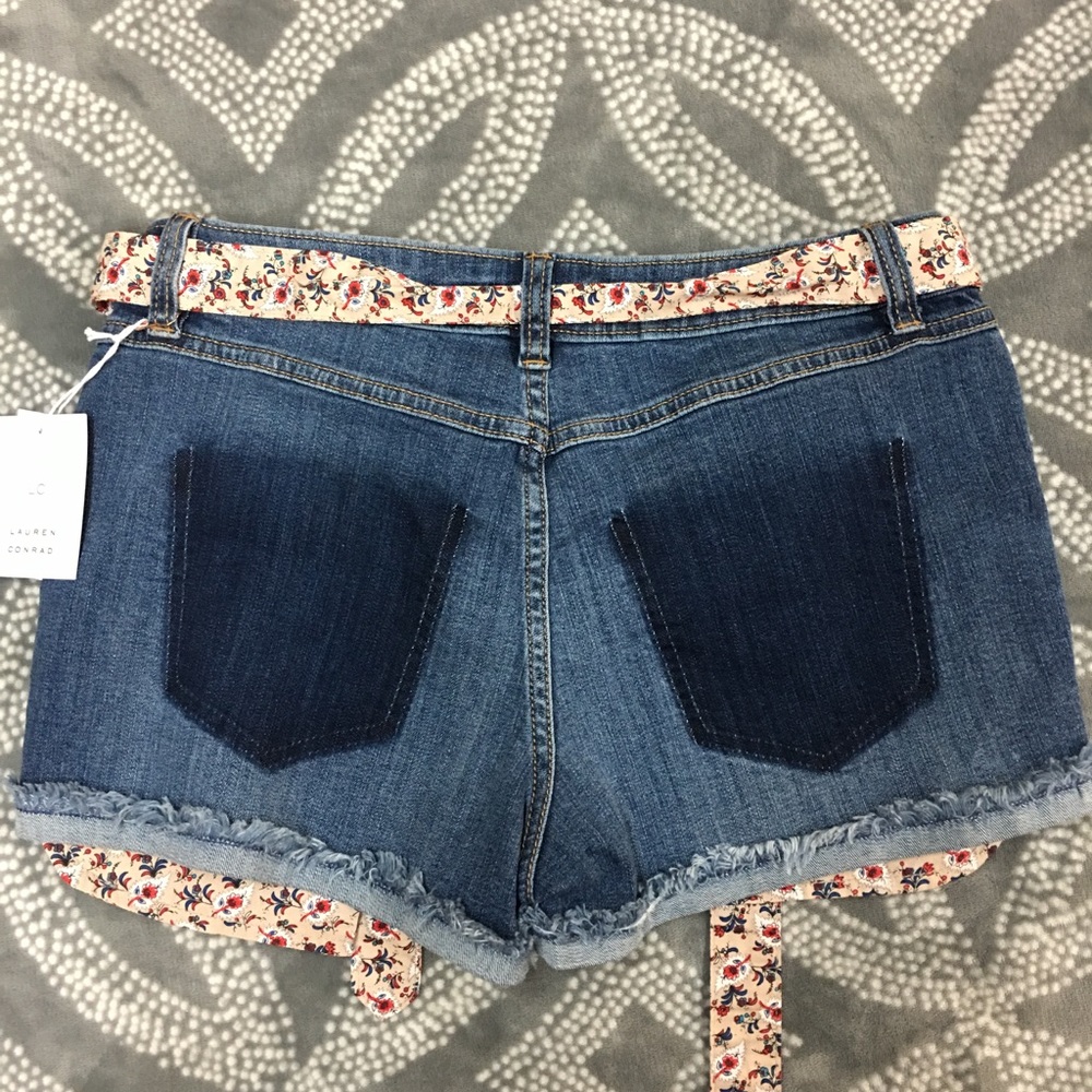 Lauren Conrad patchwork cut offs sz 2 NWT - Picture 2 of 3